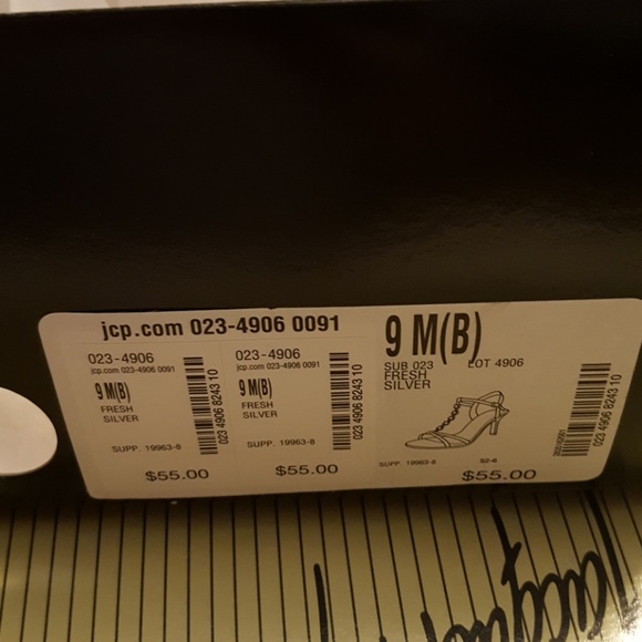 Silver with jeweled straps 9M(B) NWT - Picture 5 of 7